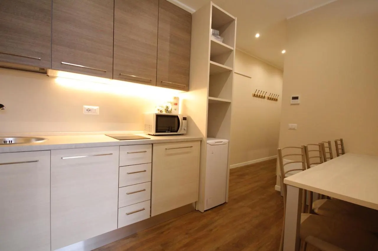 Via Torino Apartment 2 밀라노